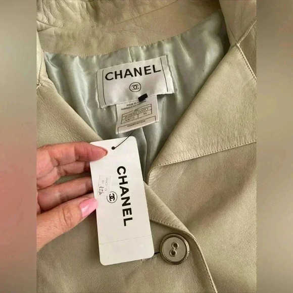 CHANEL Light Green Jacket size medium new - Picture 4 of 16